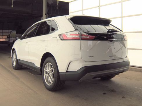 Used 2024 Ford Edge SEL w/ Convenience Package AWD/4WD image 3