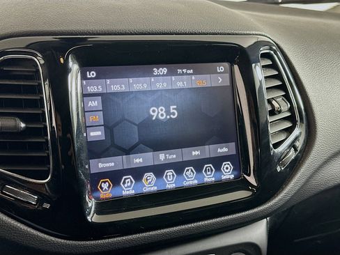 Used 2019 Jeep Compass Limited image 19