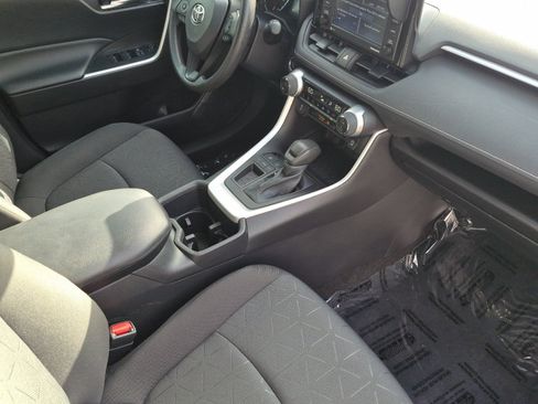 Certified 2022 Toyota RAV4 XLE FWD image 15