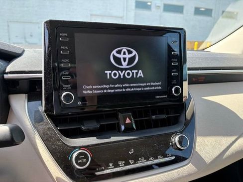 Used 2021 Toyota Corolla LE FWD image 8