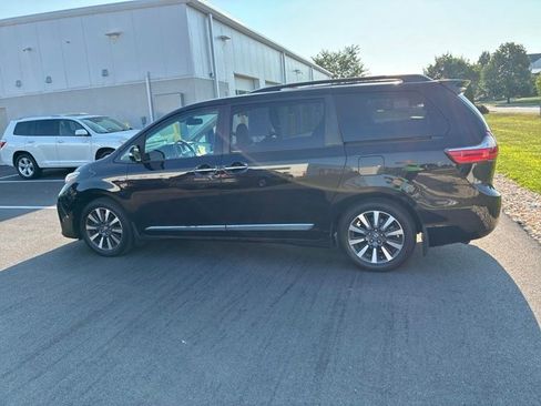 Used 2018 Toyota Sienna Limited Premium AWD/4WD image 15