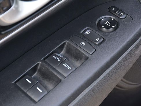 Used 2022 Honda CR-V Touring image 11