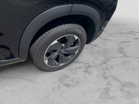 Used 2025 Nissan Rogue SV AWD/4WD image 13