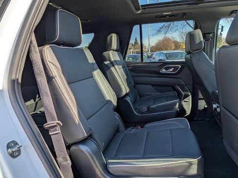 Used 2023 GMC Yukon SLT w/ SLT Premium Package AWD/4WD image 24