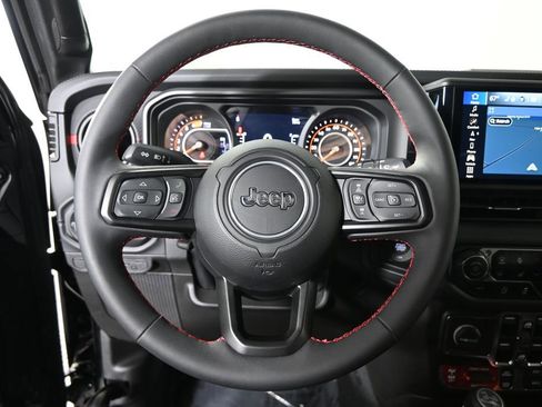 Used 2024 Jeep Wrangler Unlimited Rubicon AWD/4WD image 35