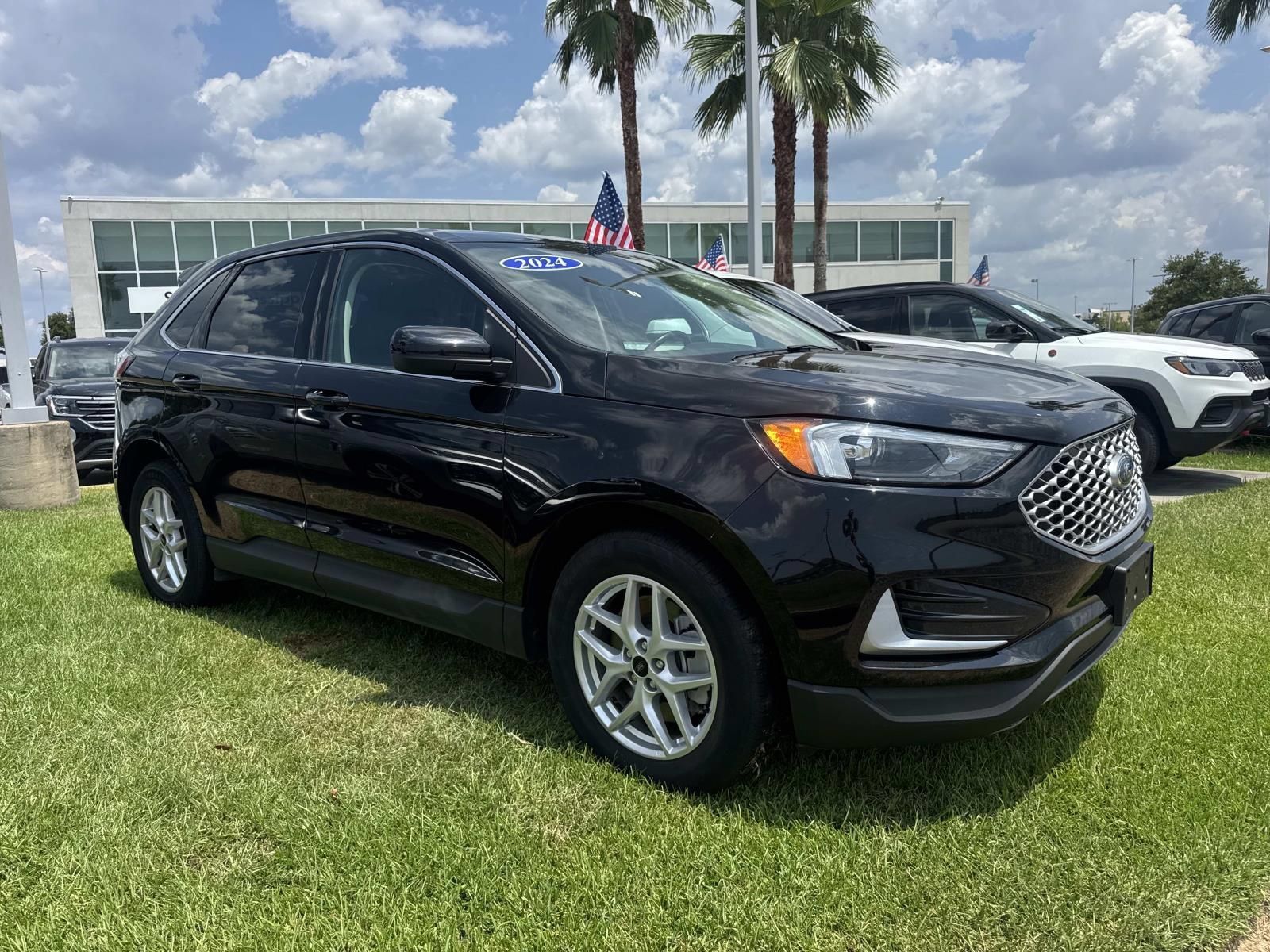 Used 2024 Ford Edge SEL AWD/4WD image 3