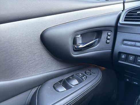 Used 2020 Nissan Murano SL image 24