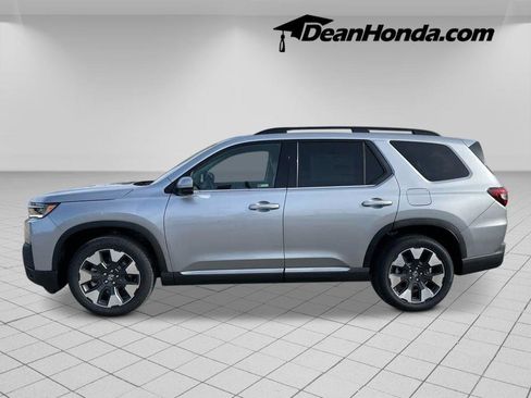 New 2026 Honda Pilot Touring image 2