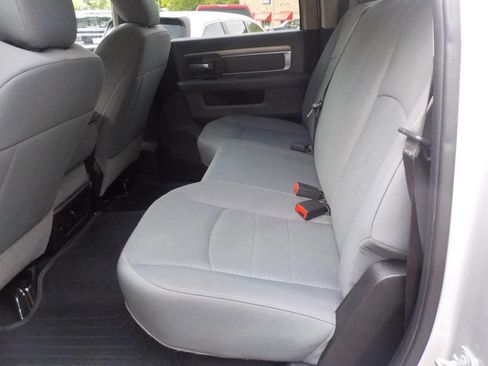 Used 2018 RAM 2500 SLT w/ Luxury Group AWD/4WD image 11