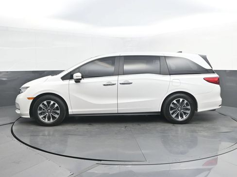 Used 2024 Honda Odyssey EX-L image 2