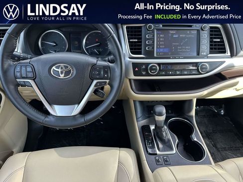 Used 2019 Toyota Highlander XLE image 8