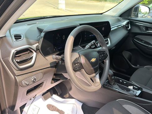 Used 2025 Chevrolet TrailBlazer LT AWD/4WD image 15