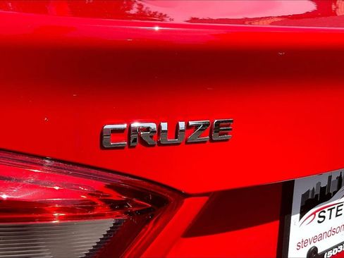 Used 2017 Chevrolet Cruze LT FWD image 23