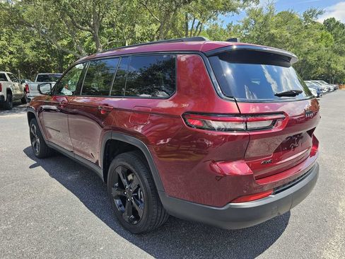 Used 2023 Jeep Grand Cherokee L Laredo AWD/4WD image 6