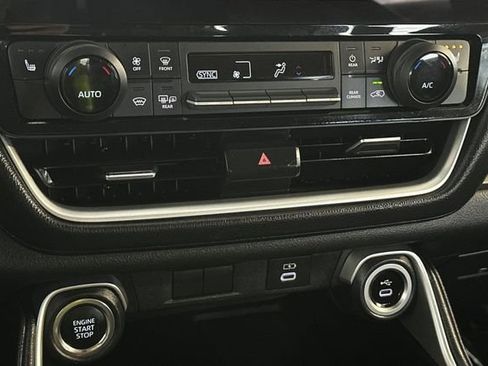 Used 2025 Toyota Grand Highlander FWD image 26