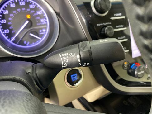 Used 2018 Toyota Camry XLE w/ Audio Package image 15