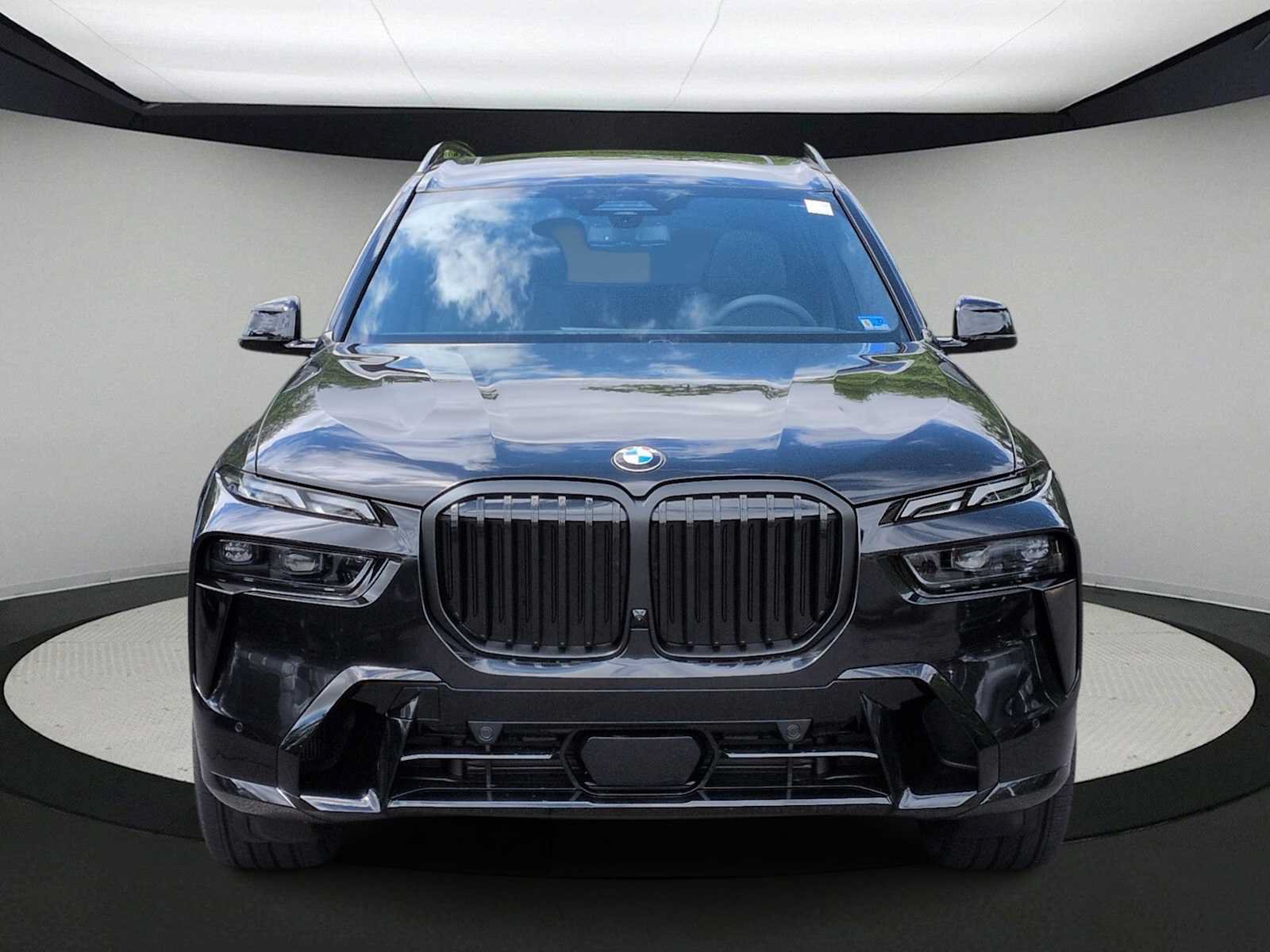 Used 2027 BMW X7 xDrive40i w/ M Sport Package AWD/4WD image 3