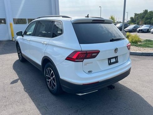 Used 2021 Volkswagen Tiguan SE w/ Panoramic Sunroof Package AWD/4WD image 3