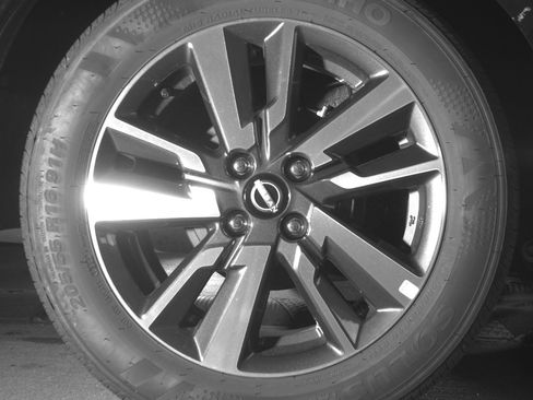 Used 2025 Nissan Versa SV FWD image 15