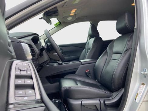 Used 2025 Nissan Rogue S FWD image 12