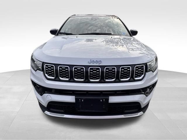 Used 2024 Jeep Compass Limited AWD/4WD image 10