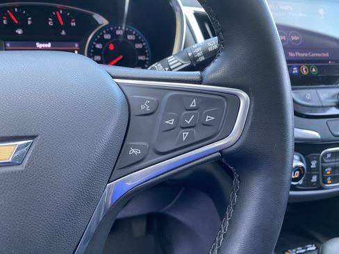 Used 2023 Chevrolet Equinox Premier image 19