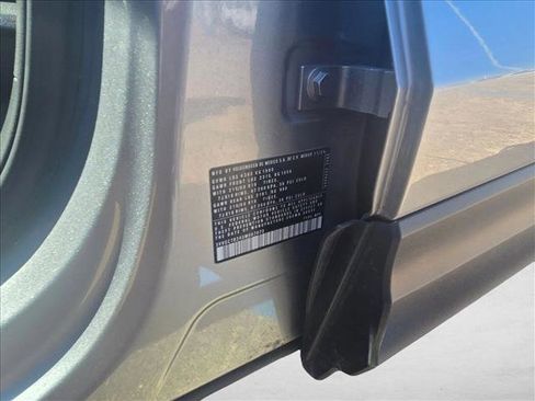 Used 2025 Volkswagen Taos SE FWD image 22
