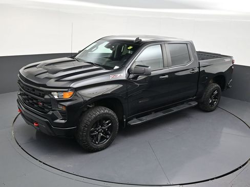 Used 2023 Chevrolet Silverado 1500 Custom Trail Boss AWD/4WD image 13