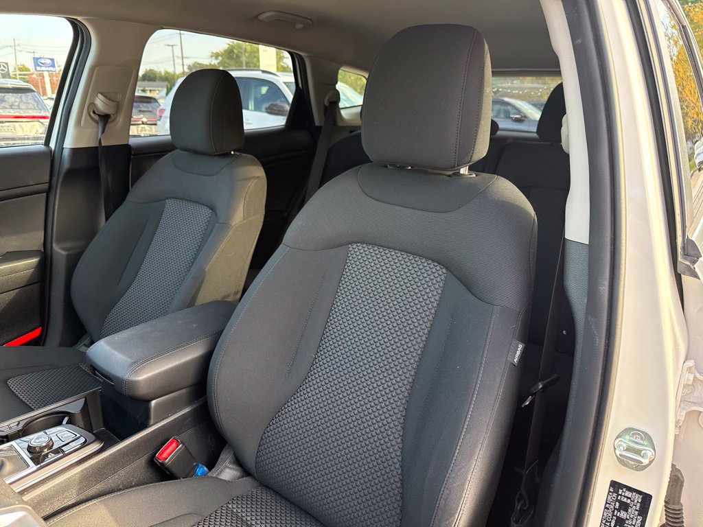 Used 2025 Kia Sportage LX AWD/4WD image 5