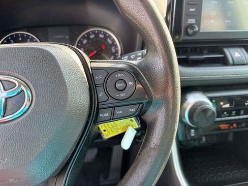 Used 2019 Toyota RAV4 LE image 25