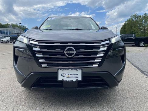 Used 2024 Nissan Rogue S AWD/4WD image 2