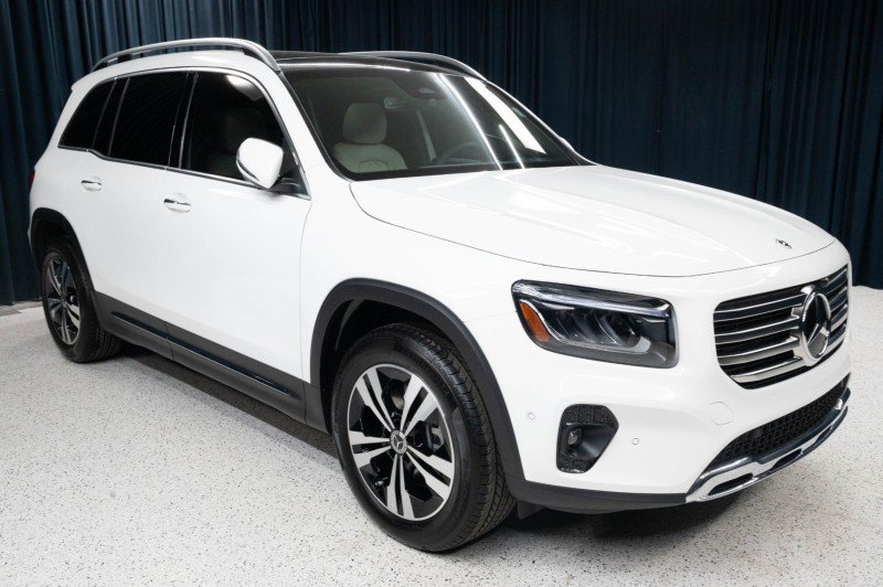 New 2026 Mercedes-Benz GLB 250 4MATIC image 3