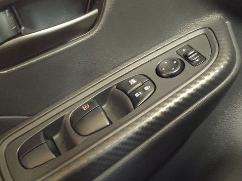 Used 2021 Nissan Versa S FWD image 27