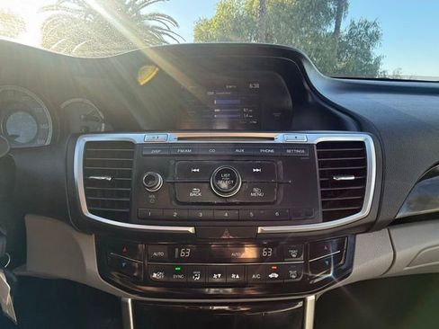 Used 2017 Honda Accord LX image 24