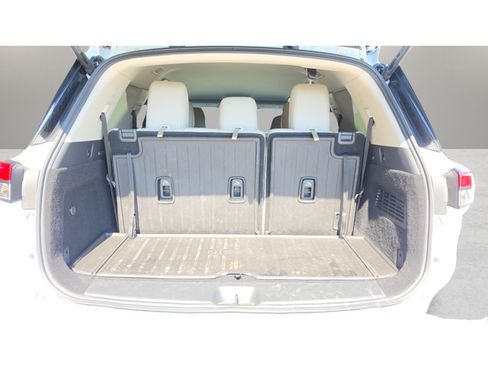 Used 2025 Nissan Pathfinder SL w/ Cargo Package AWD/4WD image 17