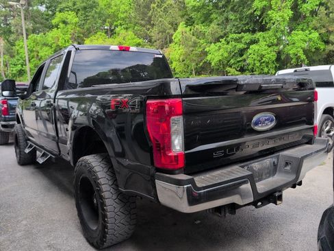 Used 2018 Ford F250 XL w/ STX Appearance Package AWD/4WD image 4