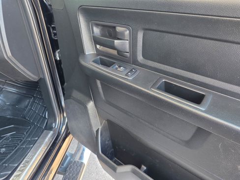 Used 2018 RAM 1500 Express RWD image 23