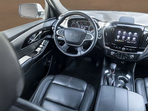 Used 2023 Chevrolet Traverse RS FWD image 27