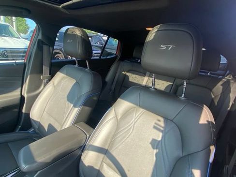 Used 2024 Buick Envista Sport Touring w/ Convenience I Package FWD image 12