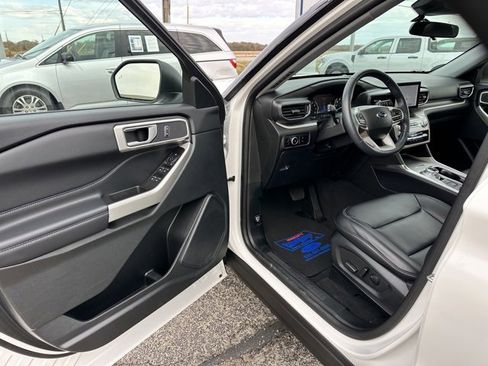 Used 2023 Ford Explorer XLT w/ Equipment Group 202A image 13