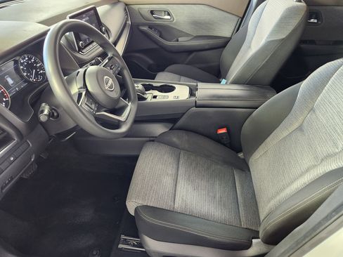 Used 2023 Nissan Rogue SV FWD image 12