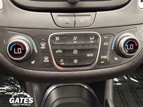 Used 2025 Chevrolet Malibu LT FWD image 17