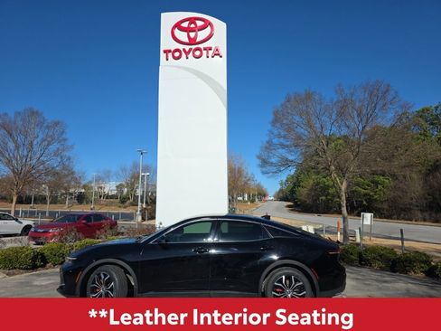 Used 2024 Toyota Crown Limited image 4