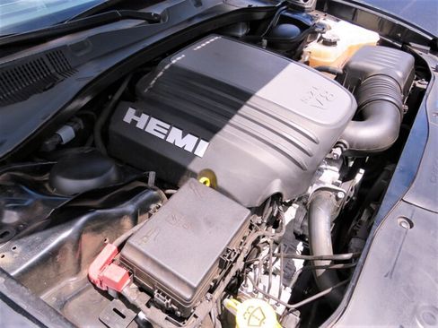 Used 2019 Dodge Charger R/T w/ Plus Group RWD image 16