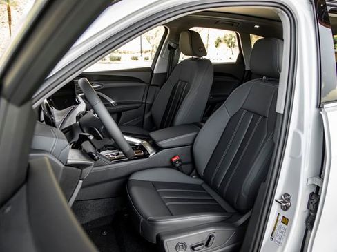 Certified 2025 Audi Q5 Premium Plus w/ Premium Plus AWD/4WD image 12