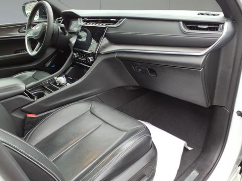 Used 2023 Jeep Grand Cherokee L Overland image 8