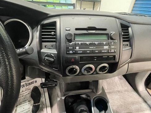 Used 2010 Toyota Tacoma 4x4 Regular Cab image 17