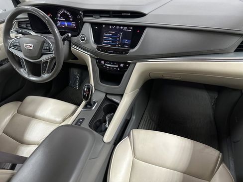 Used 2017 Cadillac XT5 Luxury w/ Driver Awareness Package image 12