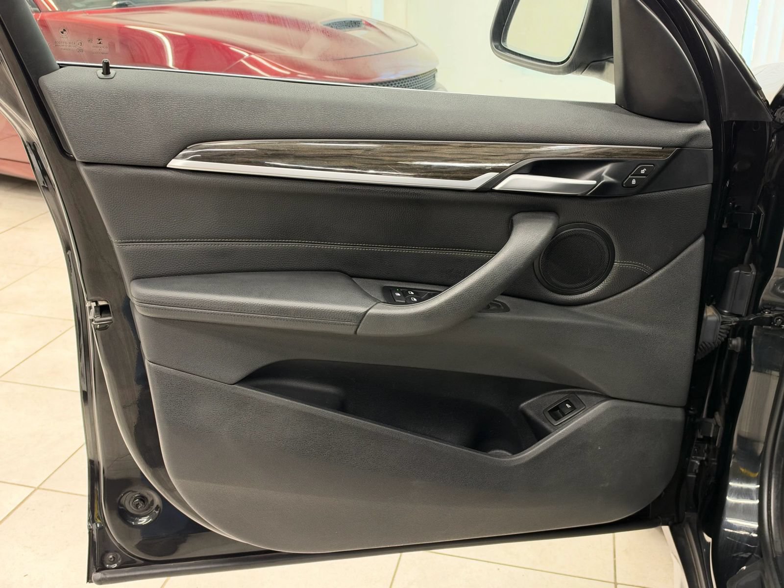 Used 2017 BMW X1 xDrive28i AWD/4WD image 16