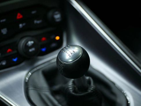 Used 2016 Dodge Challenger R/T image 43